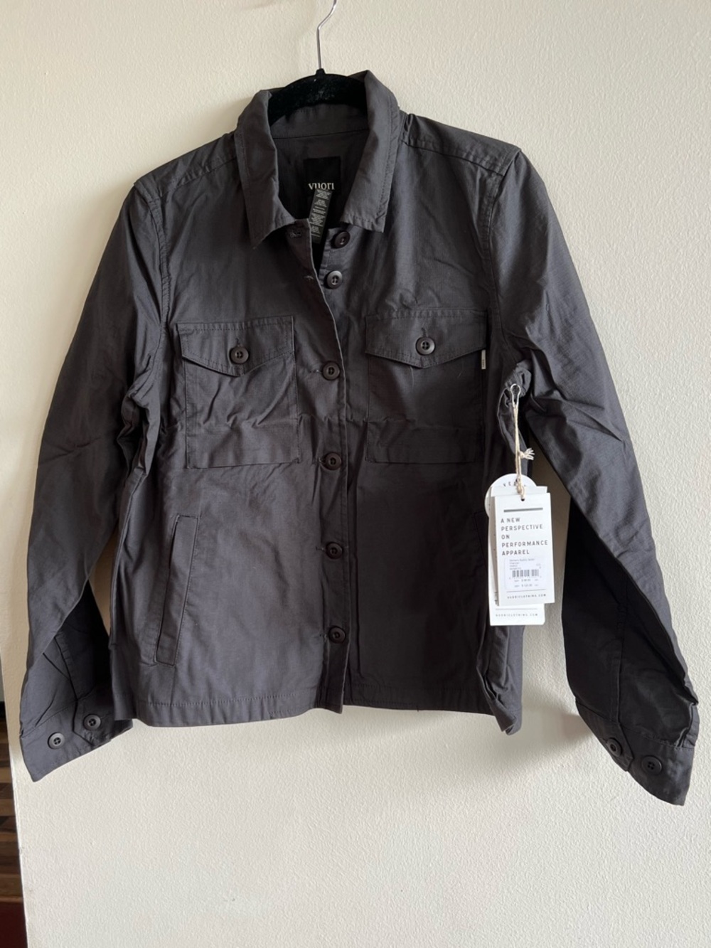 Vuori women’s ripstop jacket - M- NWT